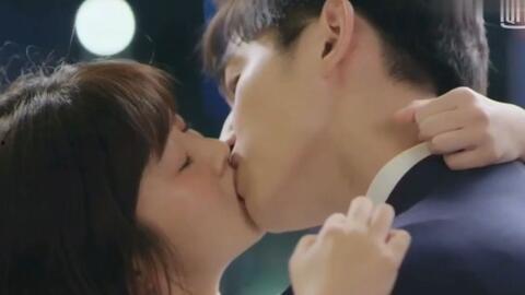 国产言情剧中的吻戏视频,国产言情剧中的浪漫吻戏集锦